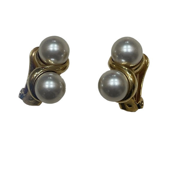 Sale‼️Clip on Earrings Bundle Vintage/ Set of 2- As is Good Condition - Picture 3 of 6